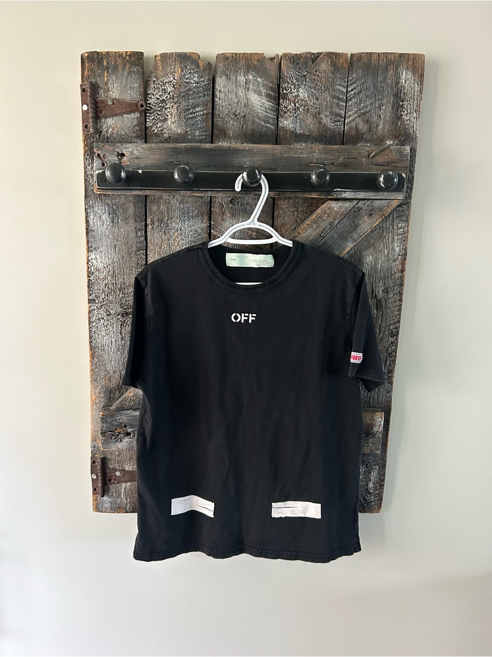 Men's Off White Black Graphic Logo Tee
